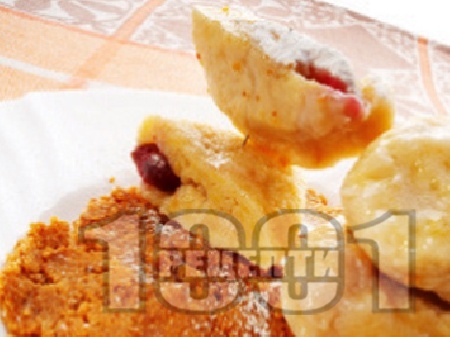 Картофени кнедли с вишни - снимка на рецептата